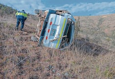 Mueren 4 personas y 13 resultan heridas al caer combi a un abismo