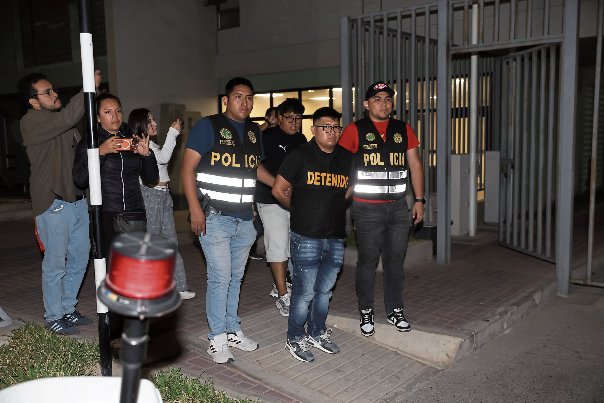 Detenidos responderán ante la justicia y, según la Policía, se trata de sicarios. Foto: Joel Alonzo/GEC