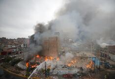 Bronca de barristas provocó incendio