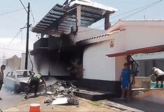 Avión se estrella contra casa en San Bartolo y sus tripulantes sobreviven