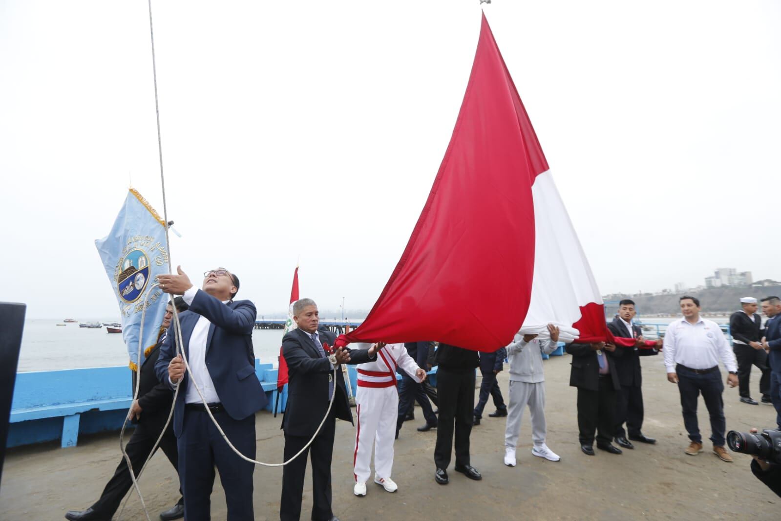 José Silverio Olaya Balandra, o simplemente José Olaya, nació en Chorrillos en 1782. Tuvo 11 hermanos, Pescador de profesión, se unió a la lucha por la independencia. Fue el enlace entre ejército patriota que estaba en dos frentes: el Real Felipe (Callao) y Lima. Por ese entonces, la capital estaba ocupada por los realistas. Hoy también se conmemoró su día.