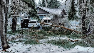 Llueve fuerte y suspenden clases en Chile, mientras cae nieve y granizo, y tornado golpea
