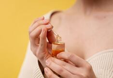 Secretos que seguro no sabías para que tu perfume dure mucho más