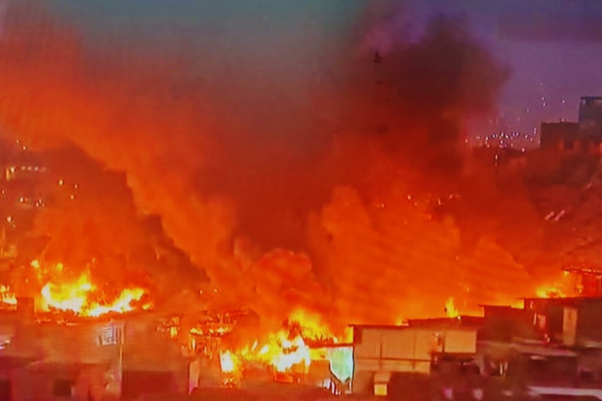 Voraz incendio se desató en Pamplona Alta. (Captura Tv)