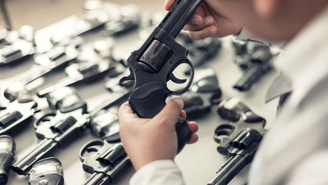 Cerca del 44 % de las licencias emitidas para portar armas en el 2023 fue para defensa personal
