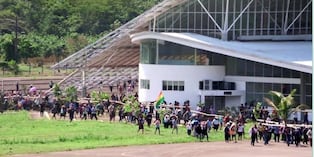 Tensión en Bolivia: Seguidores de Evo Morales toman aeropuerto
