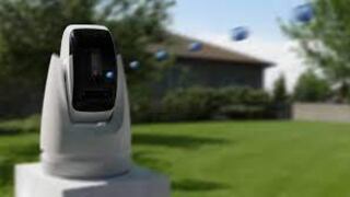 Cámara de seguridad dispara bolas de pintura y gas lacrimógeno a rateros e intrusos | VIDEO