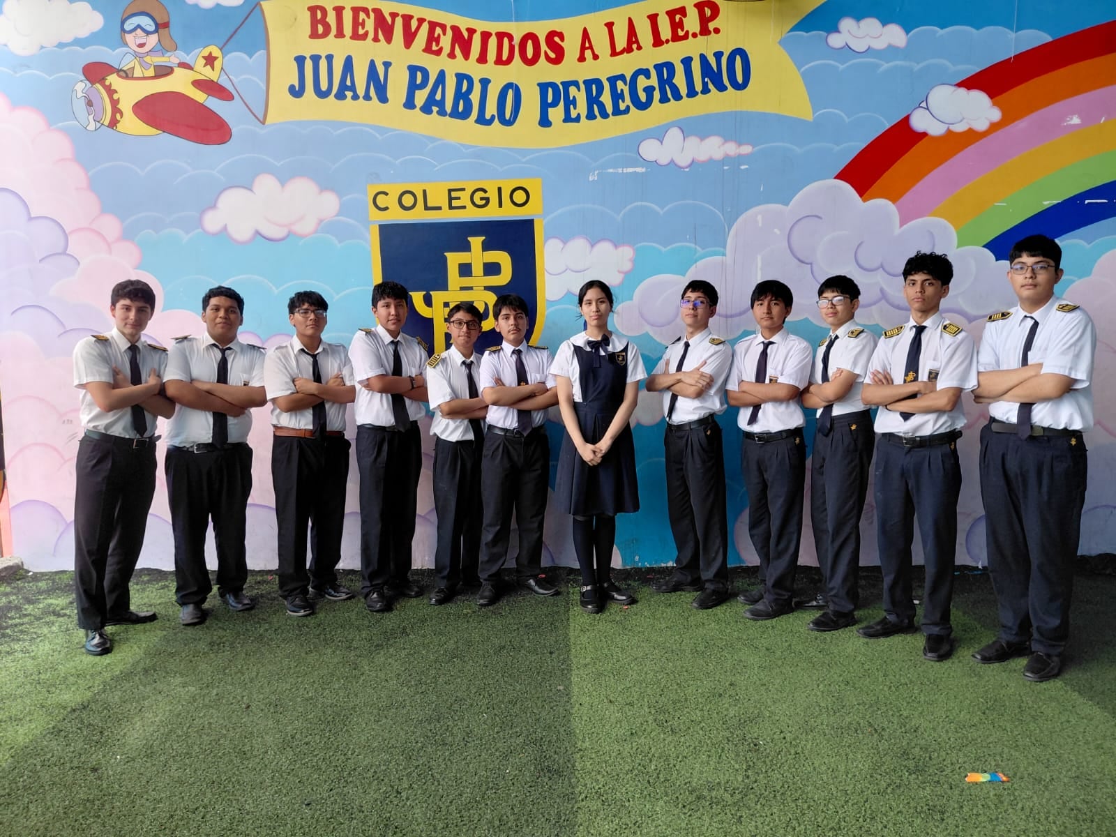 Escolares del colegio Juan Pablo Peregrino del distrito de Carabayllo que ocuparon los primeros puestos en el examen de admisión de la Universidad Nacional del Callao. / FOTO: Difusión