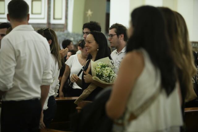 Pedro Suárez-Vértiz: Familiares y fanáticos asistieron a la misa del recordado cantante