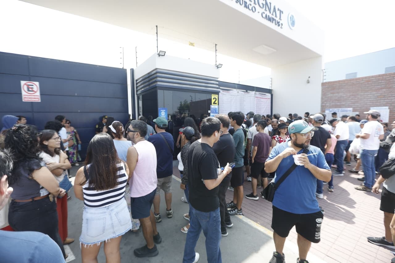 Demora en locales de votación.