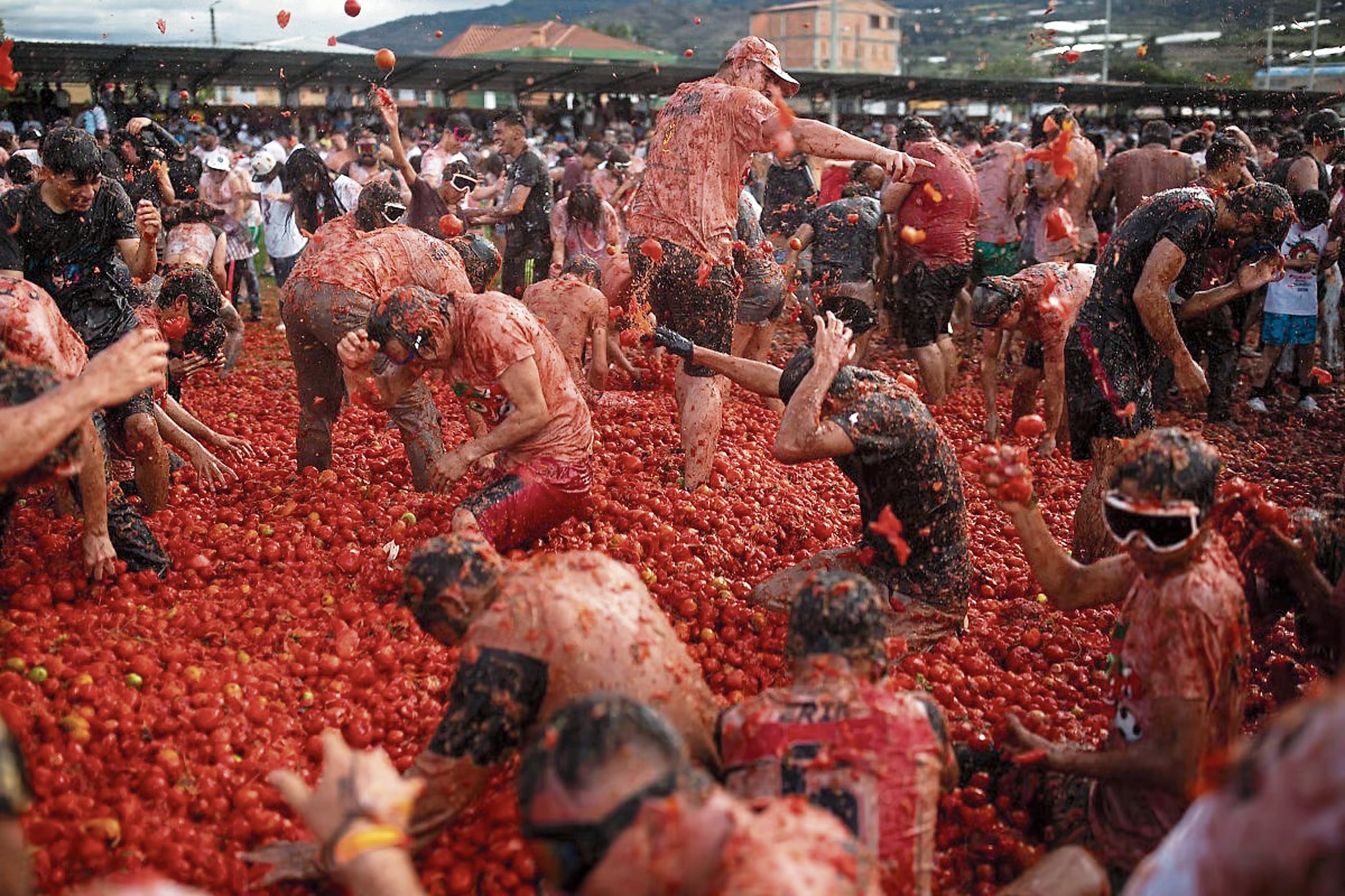 La 16° edición de la Gran Tomatina en Sutamarchán, en Boyacá, Colombia, fue con una temática mundialista.