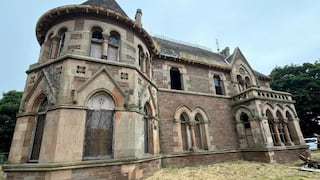 Subastan castillo gótico con fantasma que costó 1 dólar hace cuatro años