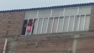 Fiscalizadores rescatan a niña y evitan su caída desde octavo piso de edificio | VIDEO