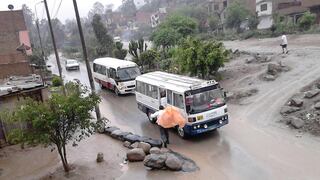 ​Emergencia: Huaico inunda viviendas y sepulta vehículos en Chosica [VIDEO y FOTOS]