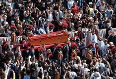 Papa Francisco llegó en procesión a Basílica de San Pedro, donde fieles le dan el último adiós