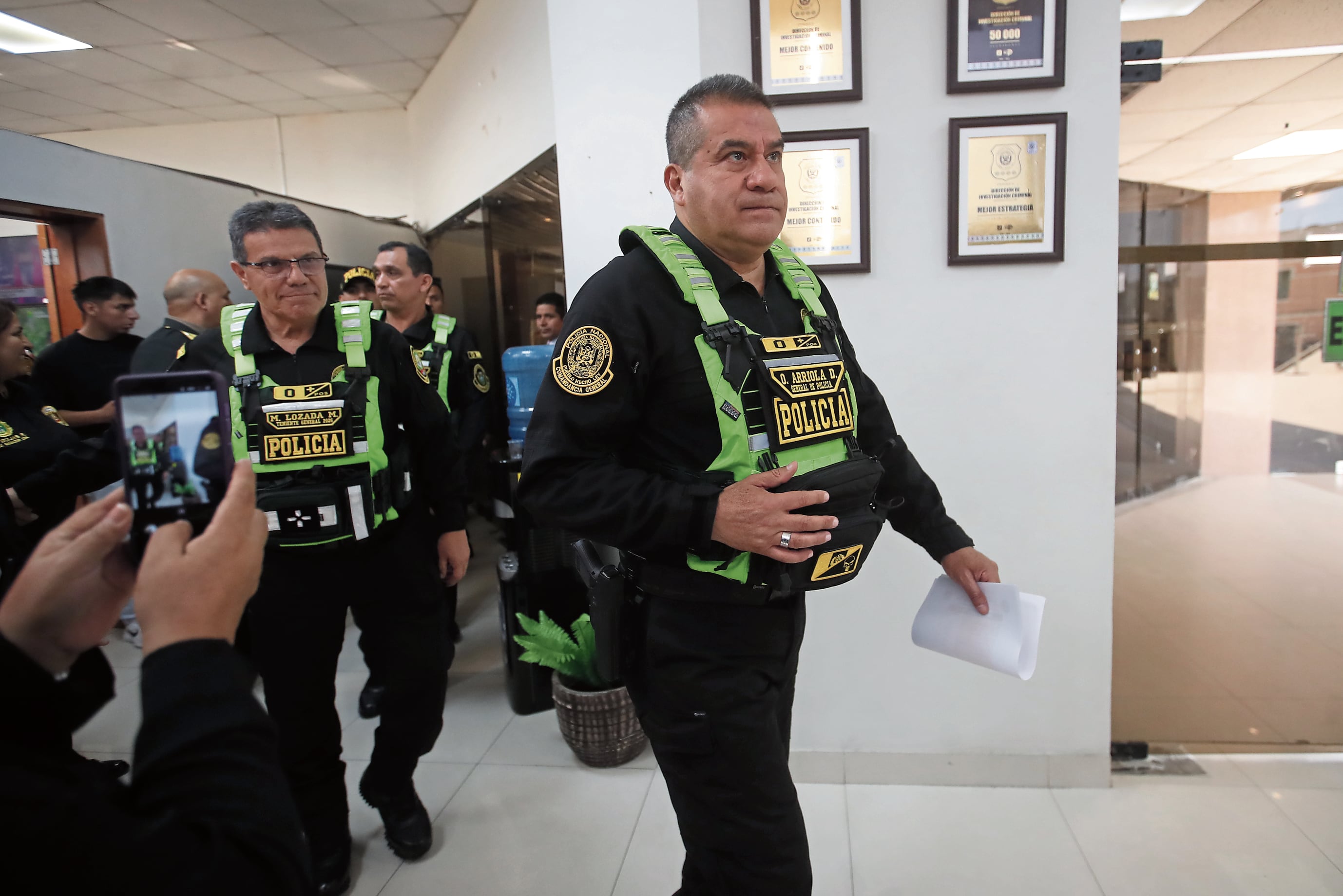 Óscar Arriola debe irse, reclamó la Katherine Ampuero respecto al comandante general de la Policía, Óscar Arriola. Foto: Jesús Saucedo @photo.gec