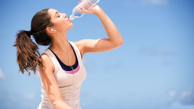 Comer para vivir: Cómo mantenerse hidratado en verano