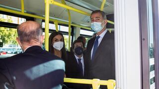 España: Reyes viajan en bus ante sorpresa de pasajeros con quienes se tomaron fotos