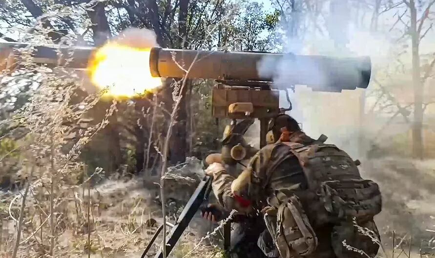 Tropas rusas combaten contra las ucranianas en la región de Kursk (Rusia), en una imagen de archivo. EFE/EPA/Ministerio de Defensa ruso