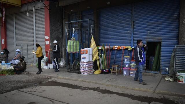 Junín: Comerciantes cambian de rubro para sobrevivir a crísis económica | FOTOS