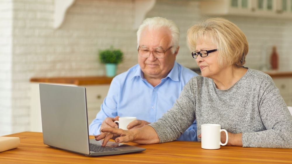 Los adultos mayores es la población más sensible de ser víctima de los ciberdelincuentes y las estafas digitales.