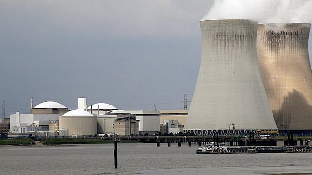 Matan a vigilante y roban su pase de entrada a central nuclear belga