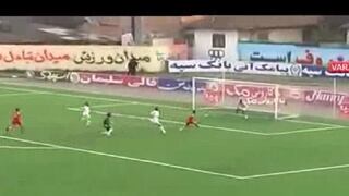 Irán: Jugador suplente ingresa a campo para evitar un gol [VIDEO]