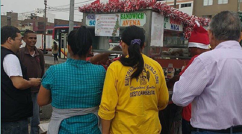 Navidad 2016: vendedores de desayuno tienen el gesto más lindo del mundo en fiestas