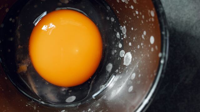 Separar la yema de la clara de un huevo: consejos parar lograrlo
