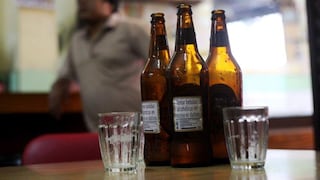Peruanos ahora consumen bebidas alcohólicas solos