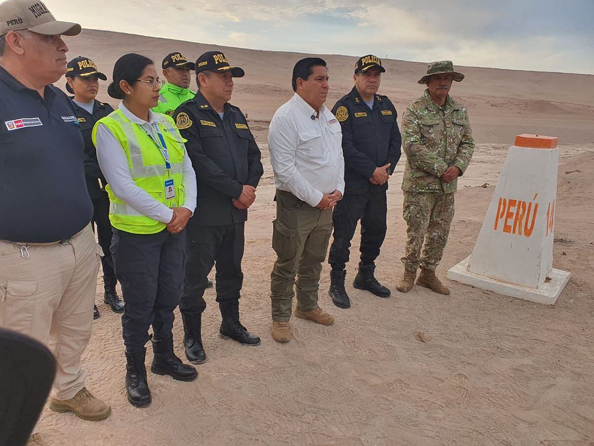 El ministro del Interior, Vicente Tiburcio, supervisó la llegada de refuerzo militar a la frontera de Tacna con Chile. (Foto: Mininter)