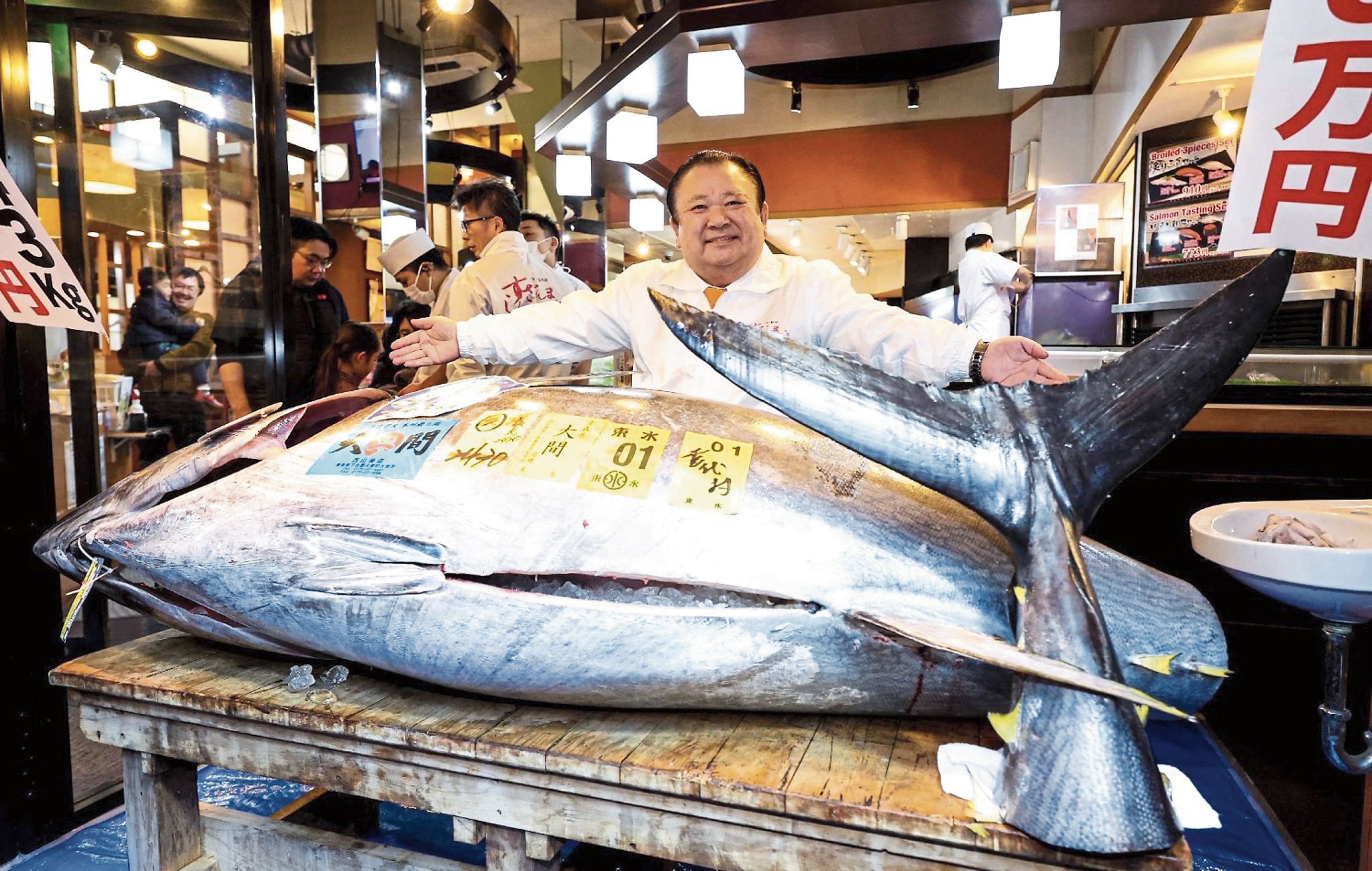 Tremendo pescado costó su peso en oro: 3,2 millones de dólares.