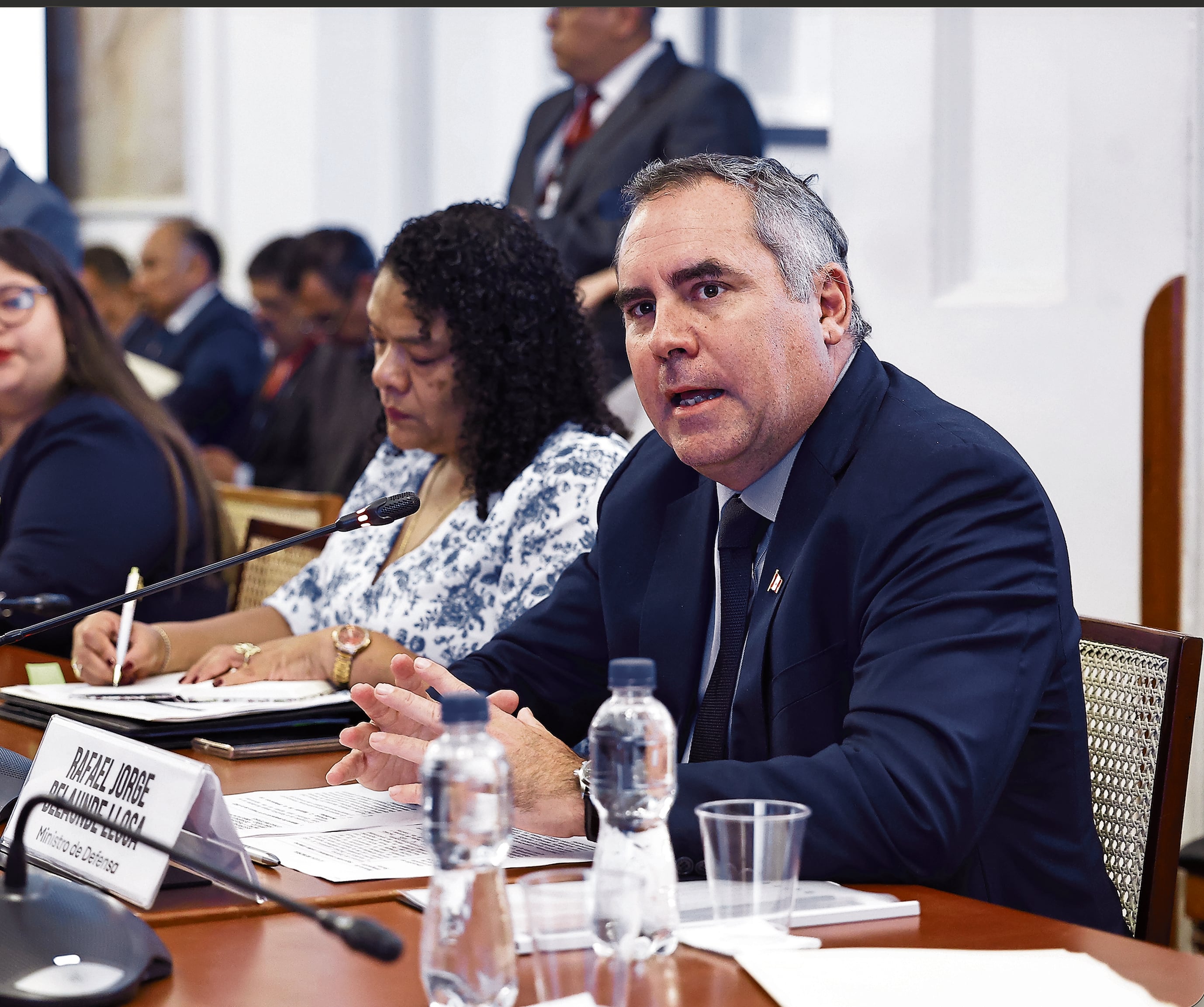 El ministro de Defensa, Rafael Belaunde, quedó boquiabierto cuando se lanzó grave acusación.