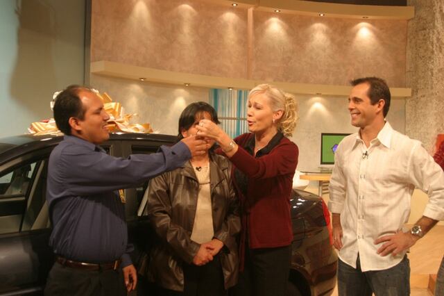 En 2005, conduce su programa “Vale la pena soñar” por Panamericana Televisión. En 2007 conduce también el programa familiar “Sueltos en casa” por la misma señal y en compañía del exfutbolista Julinho. (Foto: GEC Archivo)