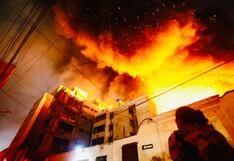 Incendio en Centro de Lima: Más de 50 unidades de bomberos atienden emergencia (FOTOS)