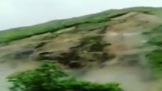 Registran impactante derrumbe que bloquea vía alterna a Machu Picchu (VIDEO)