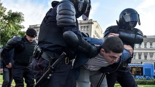 Rusia detiene a 12,700 personas por manifestarse pacíficamente contra invasión a Ucrania