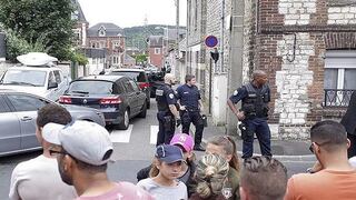 Francia: Secuestradores toman iglesia y degollan a sacerdote 
