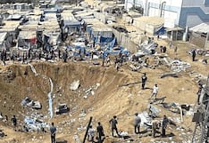 Bombazo de Israel abre cráter en campamento de refugiados en la Franja de Gaza