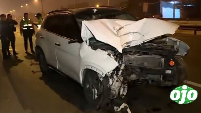 Conductor pierde el control de su vehículo e impacta contra poste de luz en El Agustino (VIDEO)