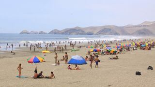 Cientos de veraneantes se bañan en playas no aptas de Ancón y Ventanilla