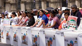 Alcalde de Lima entrega 112 congeladoras y 668 cocinas para ollitas comunes