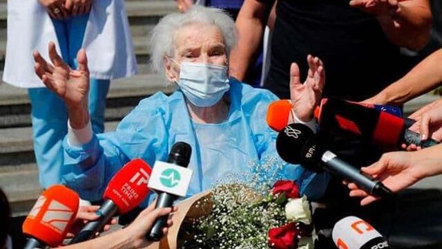 Abuelita de 111 años derrota al coronavirus y sale de alta tras estar 12 días internada