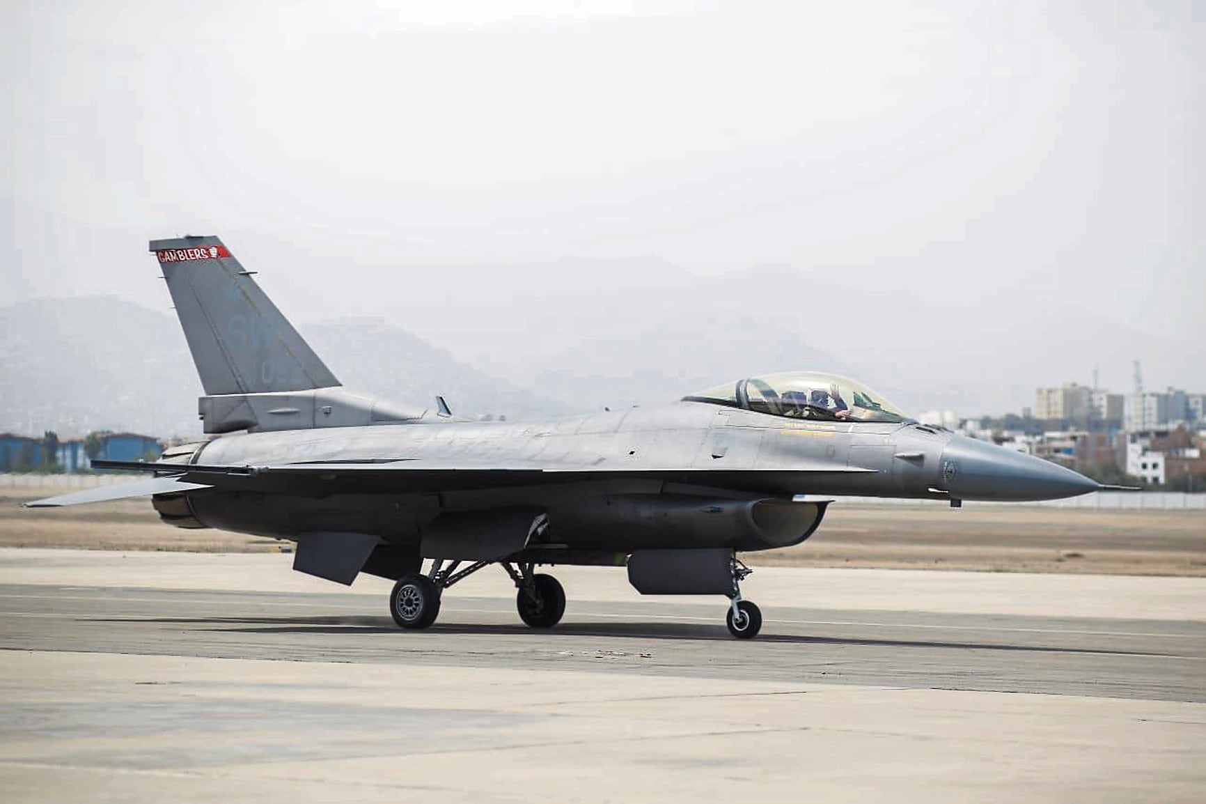 Primeros F-16 llegarán entre los años 2029 y 2030. Ministros Arroyo, Flores y Pareja deben dar explicaciones al país.