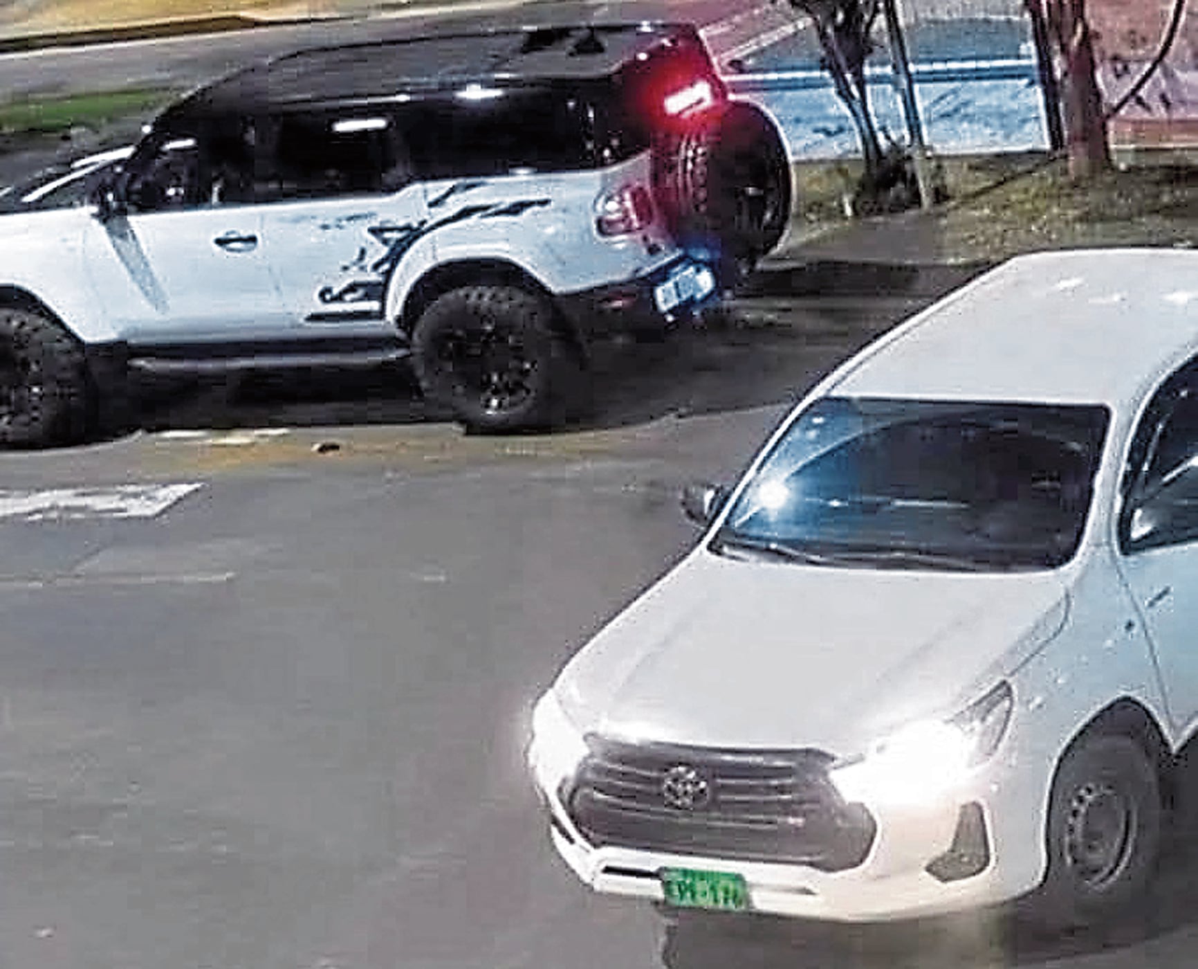 La camioneta usada por los secuestradores llevaba placa clonada de un auto policial, asegura la Policía en un comunicado.