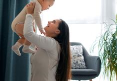 Cómo cargar a tu bebé sin dañar tu espalda