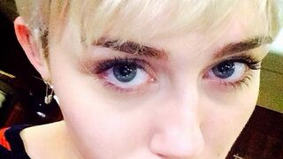 Miley Cyrus muestra su nuevo tatuaje ¡en la boca!