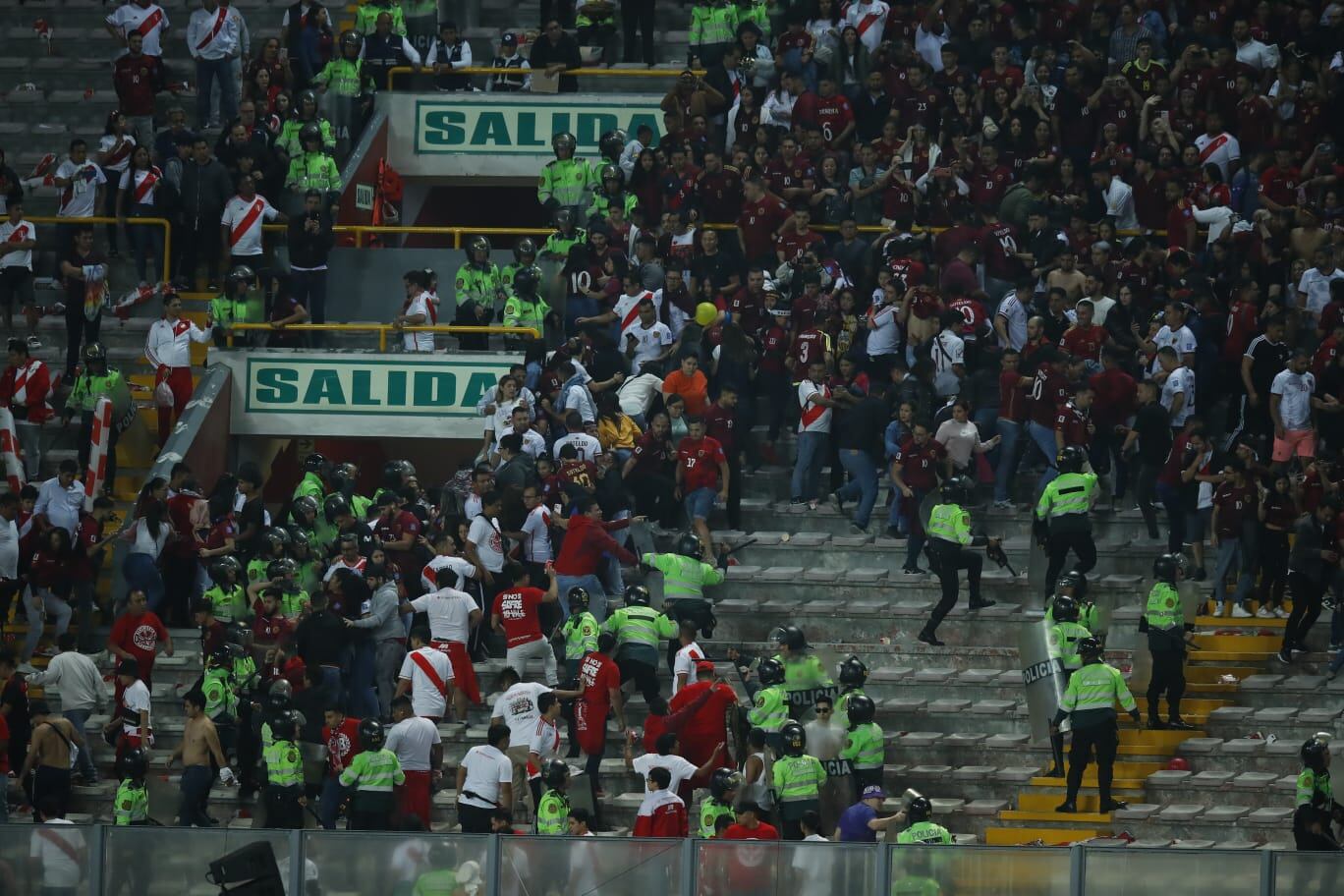 Perú no levanta cabeza y no tiene una idea de juego. Tampoco DT. (Foto: Foto: Giancarlo Avila / @photo.gec)