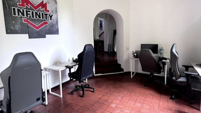 Delincuentes se llevan computadoras y monitores de la ‘Gaming House’ de Infinity ubicada en La Molina