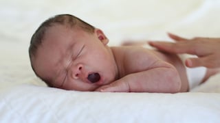 Nace bebé tras pasar 117 días en el vientre de su mamá muerta 